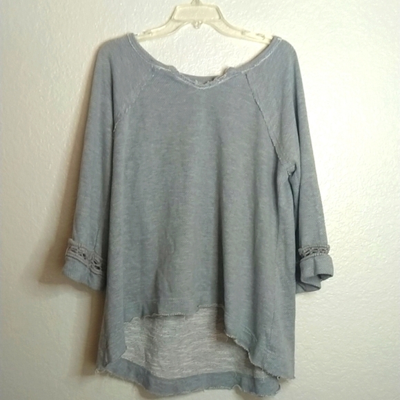 Free People Flowy Top Bell Sleeve V-Neck Raw Hem Hi-Lo Grey 3/4 Sleeve sz M - Picture 1 of 7